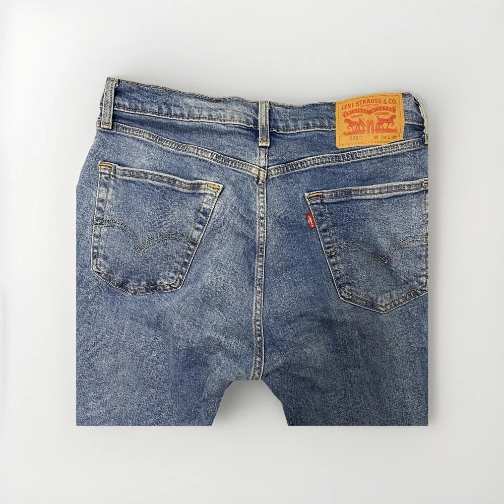 Levi's 505 Men's 34x32 Blue Denim Jeans Regular Straight Leg Mid Rise 5-Pocket